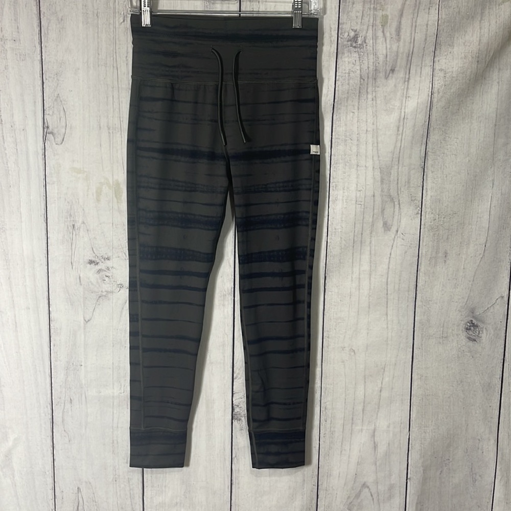Vuori Black and Gray Striped Leggings - Picture 3 of 8